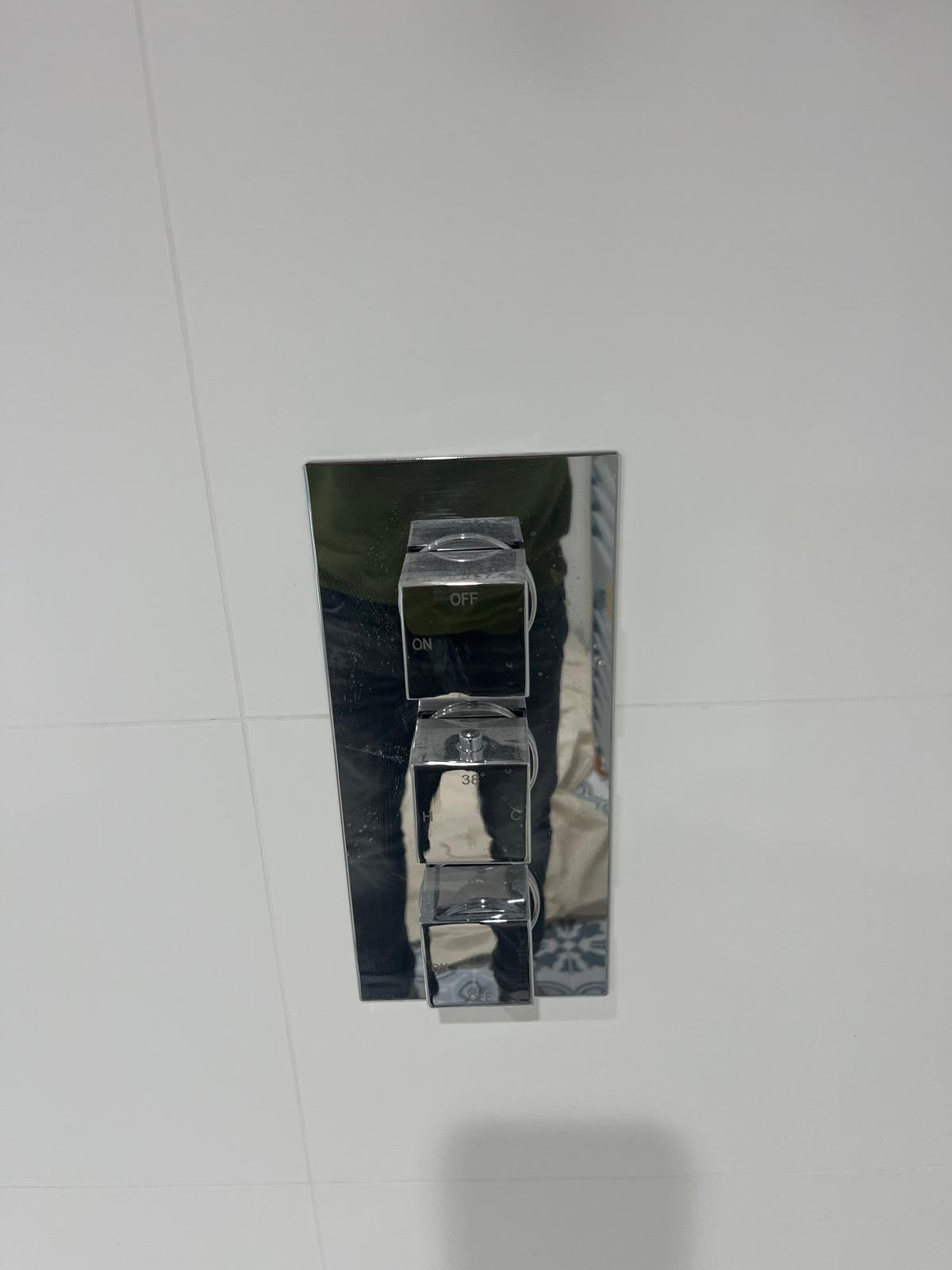 Bridgeway Interiors: recent fitted project photograph used as background
